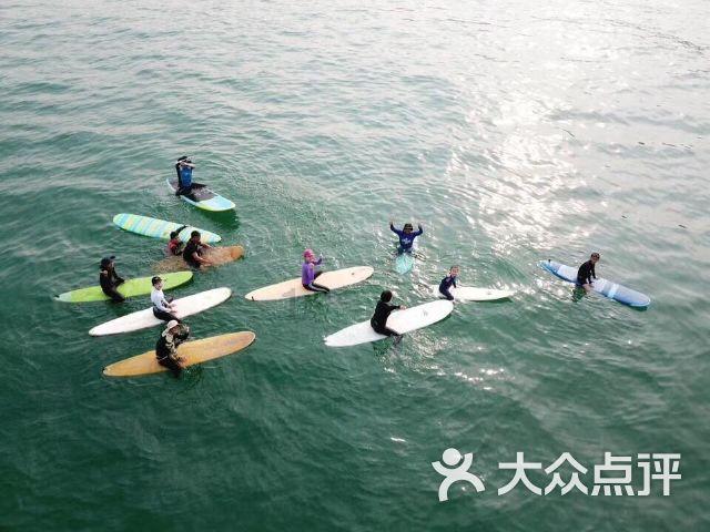 济南代表团举行全体会议审议省政府工作报告 刘强范华平王桂英于海田韩金峰出席